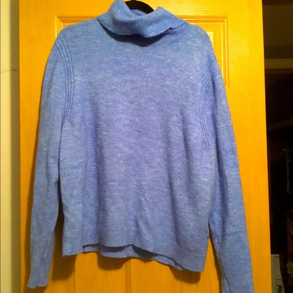 Blue turtleneck sweater - Picture 1 of 5